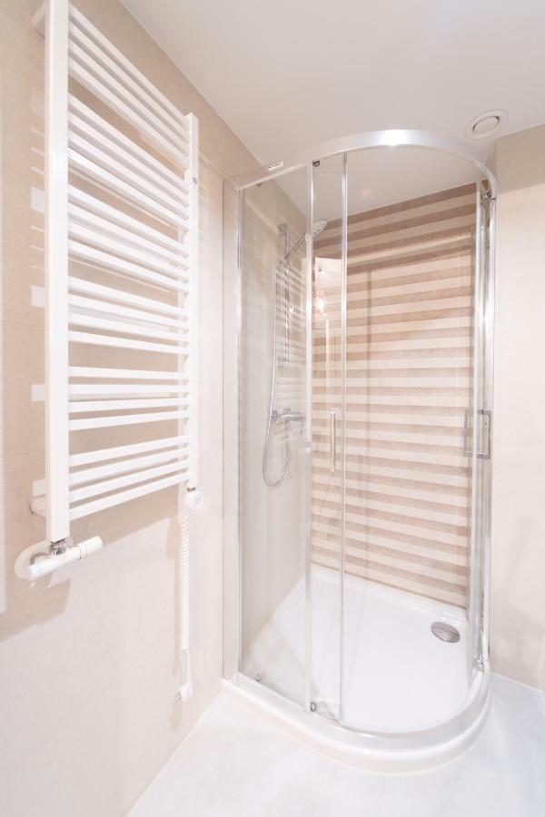 M6 Main Square Stylish One Bedroom Krakow Luaran gambar